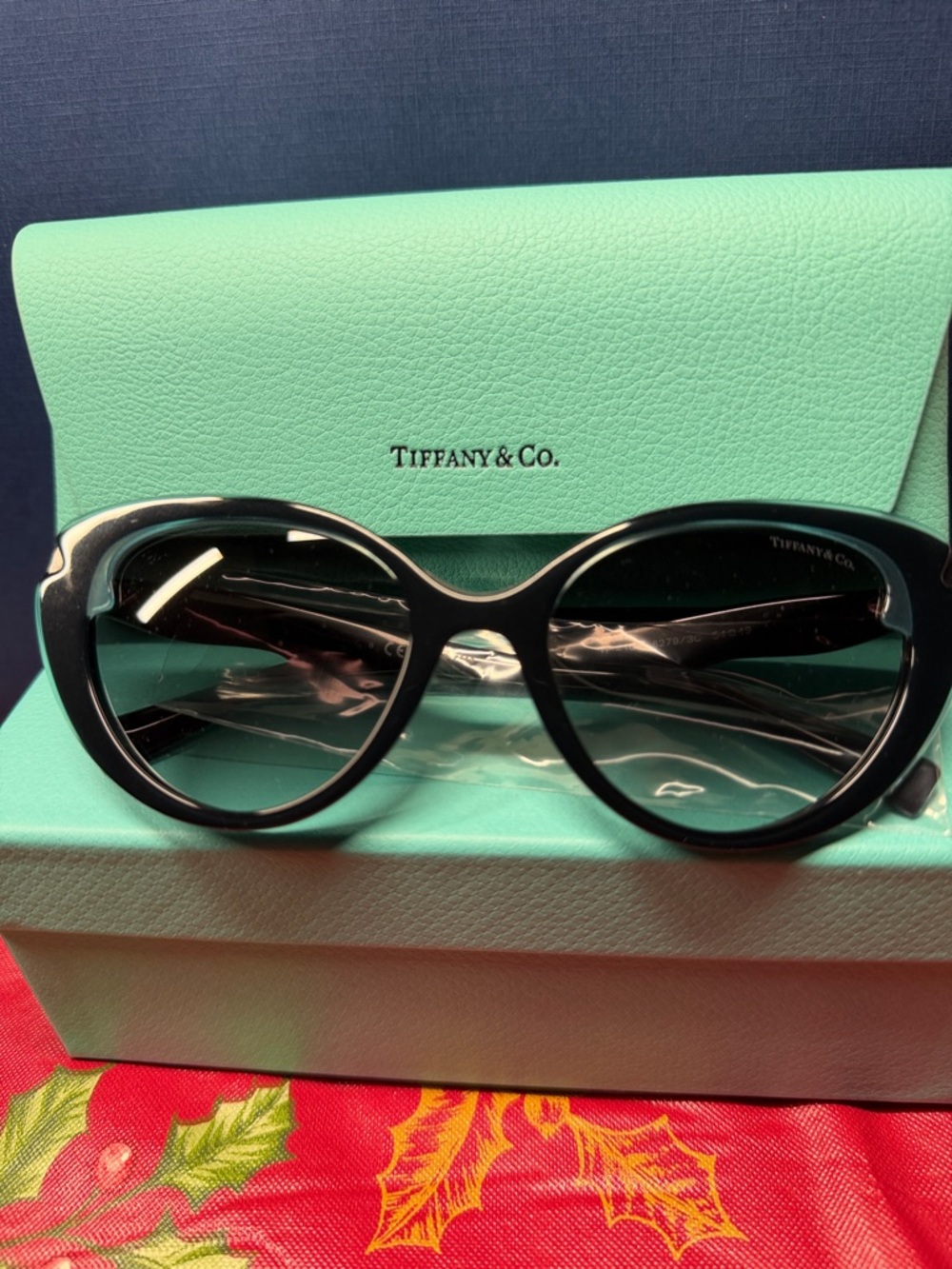 Tiffany & Co. Black Round Frame Sunglasses